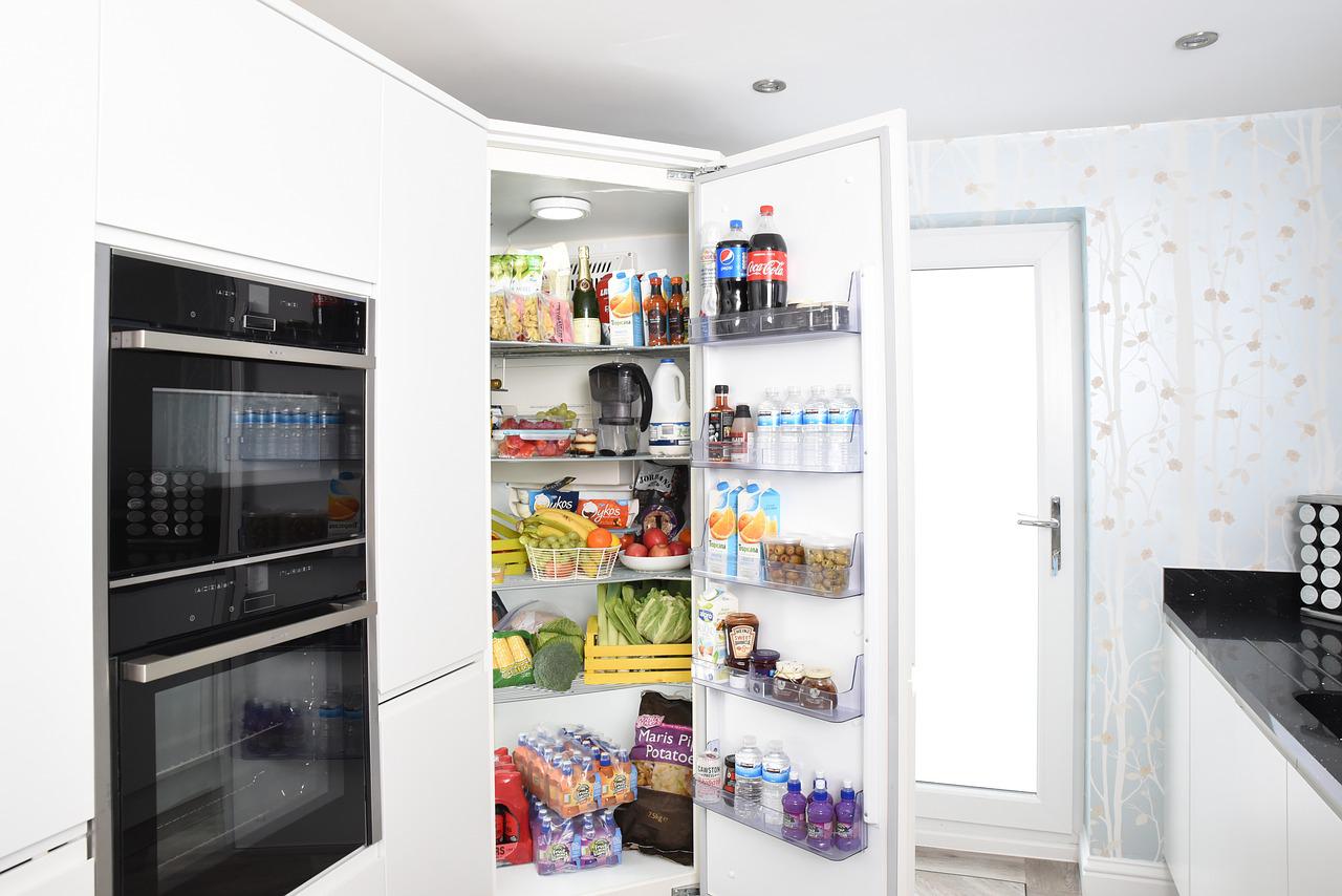 Il frigorifero come dispensa: ecco come sfruttarlo al meglio